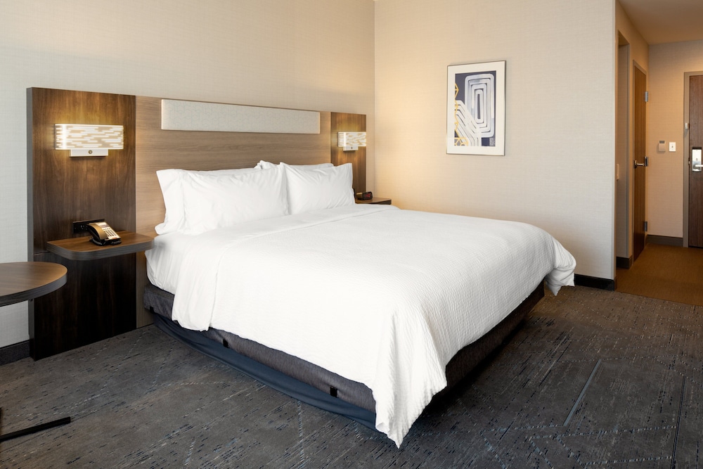 Holiday Inn Express and Suites Hollister by IHG - photo 7
