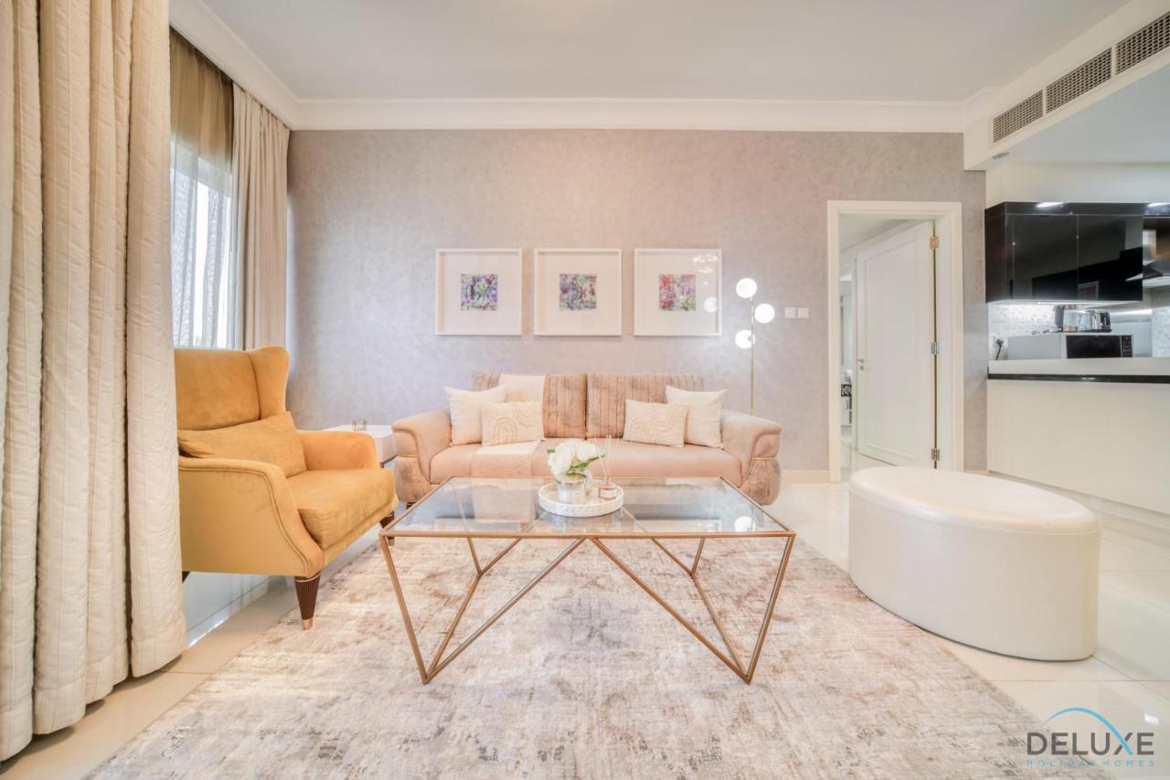 Chic 1BR at The Signature Downtown Dubai by Deluxe Holiday Homes — 4-Star Luxury Hotel in Dubai, United Arab Emirates