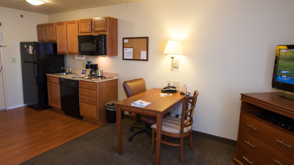 Candlewood Suites Springfield by IHG - photo 11