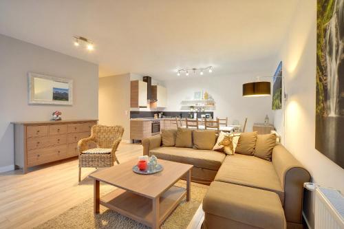 Mocca apartament z dwoma sypialniami i tarasem — 4-Star Luxury Hotel in Szklarska Poreba, Poland