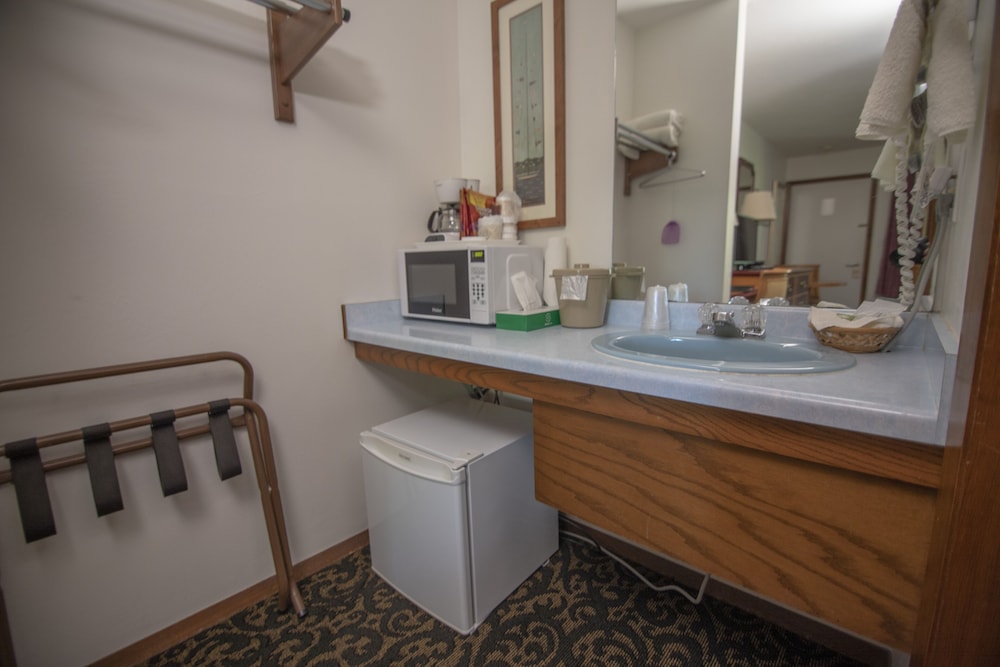 Coachlite Inn - photo 67