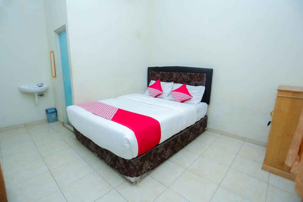 OYO 2692 Penginapan Mba Ros in Banjarmasin, Indonesia