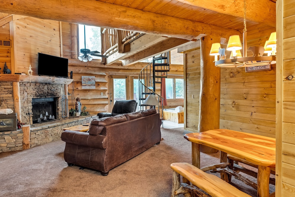 Star Views Secluded W mountain Views 2 Bedroom Cabin by Heavenly Views Resort - photo 12