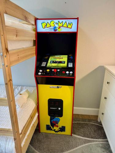 Mulligan Magic Golf Hot Tub Fire Pit Scenic View in Colorado Springs, United States