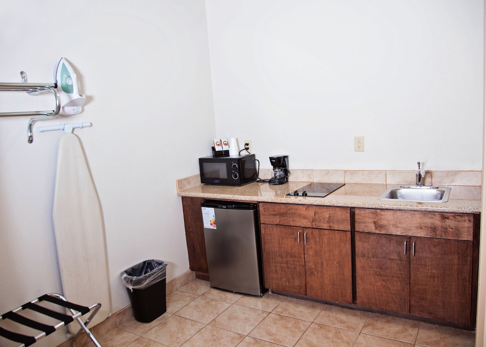 Big Lake Inn & Suites - photo 26