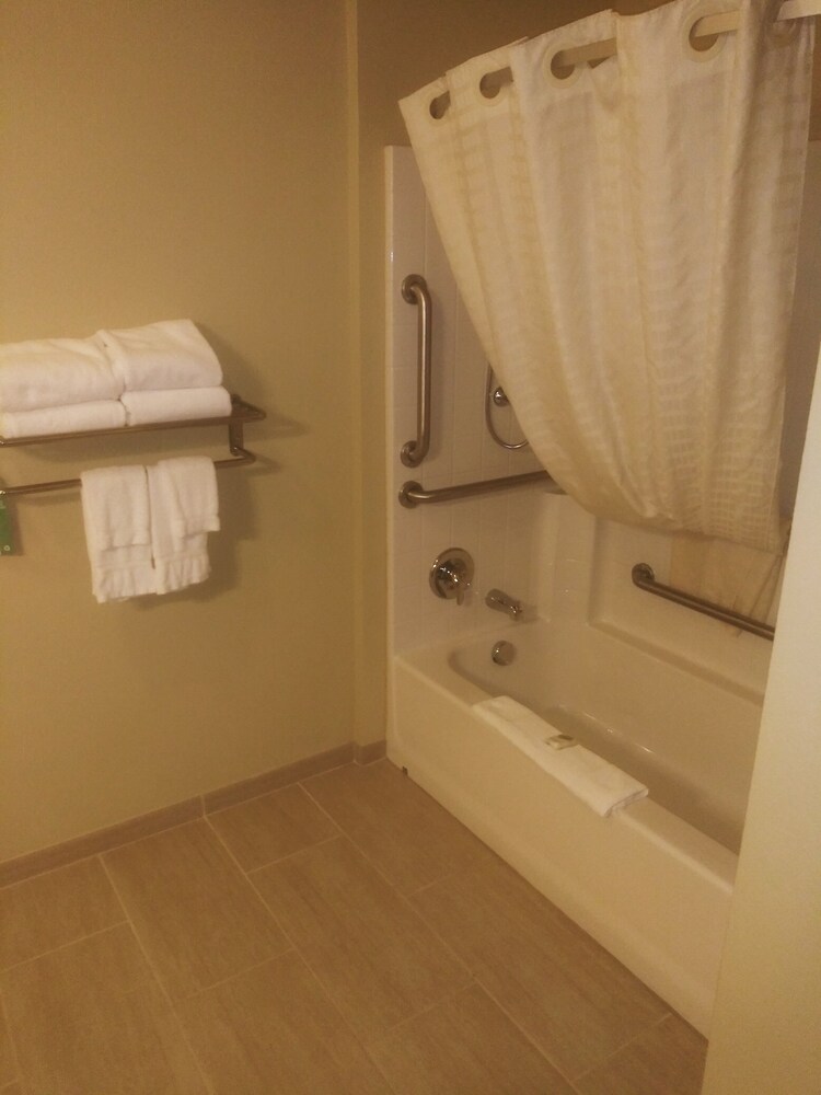 Cobblestone Hotel & Suites Harborcreek - photo 13