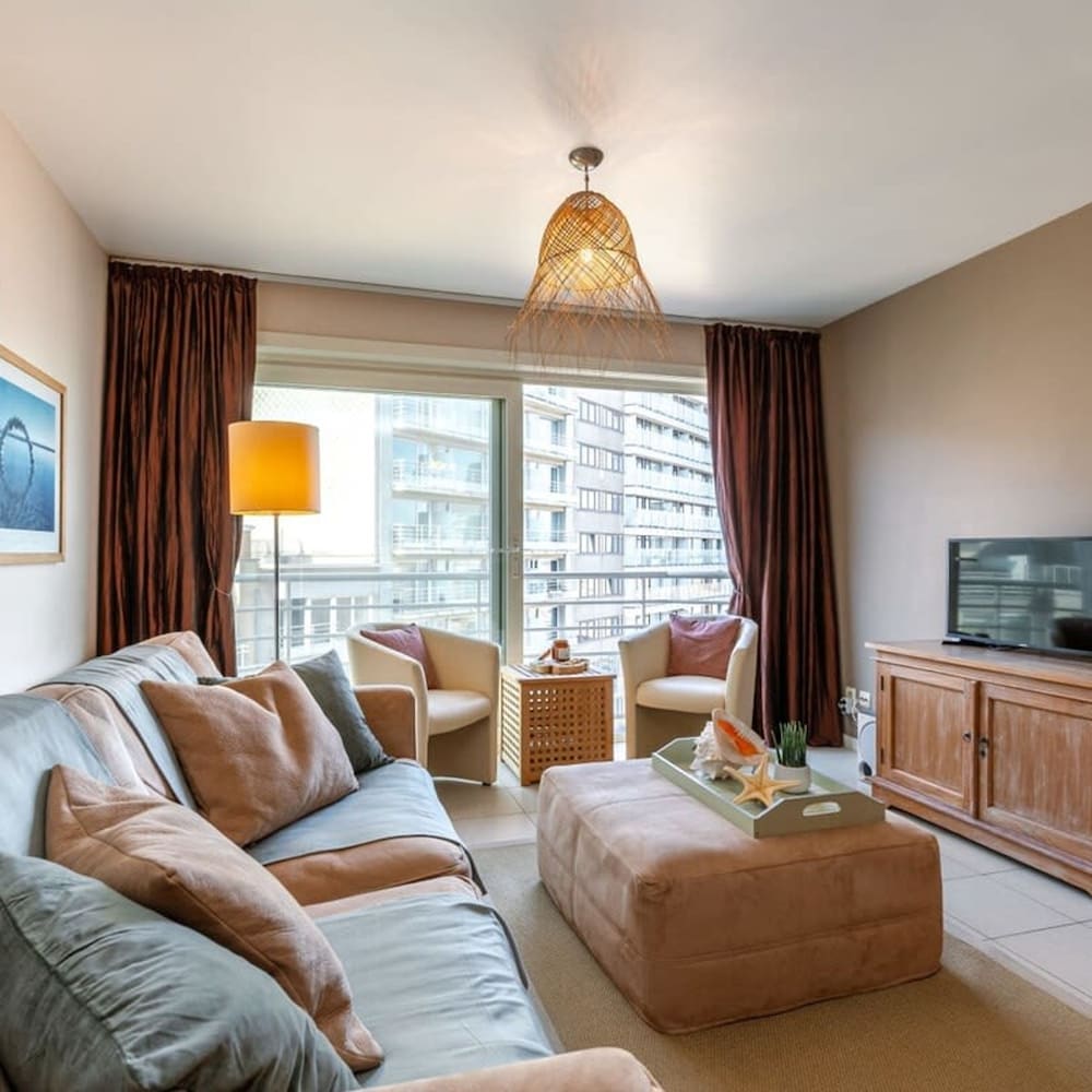 Cosy Flat With Lateral sea View — 4-Star Luxury Hotel in Middelkerke, Belgium