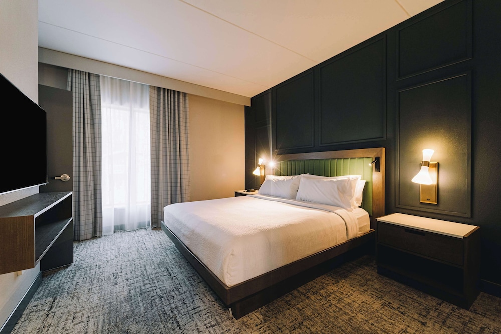 Embassy Suites by Hilton Gatlinburg Resort - photo 16