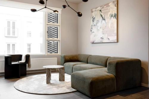 Private Lux 2BR & 2BA City Center with Free Parking