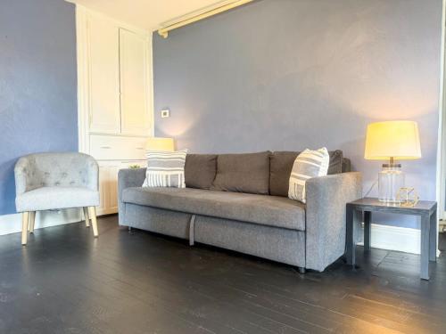 Sleeps 12 Cozy Charleroi Near Pittsburgh PA — hotel in Charleroi