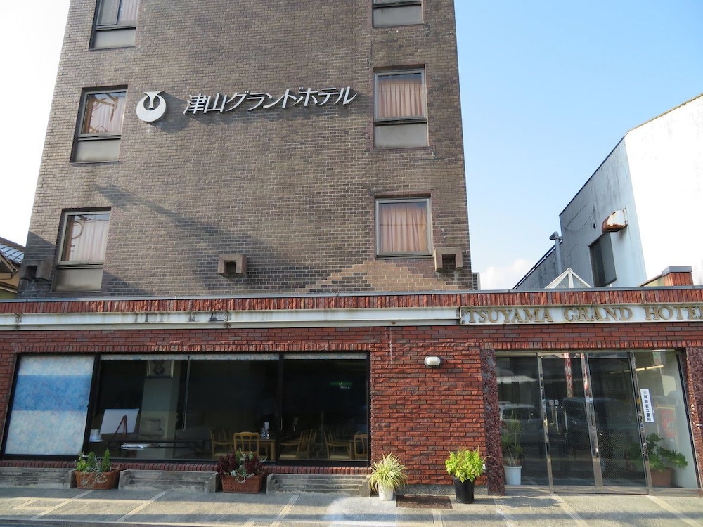 Tsuyama Grand Hotel — hotel in Tsuyama