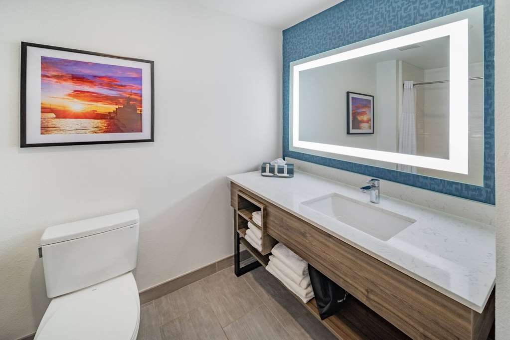 La Quinta Inn & Suites by Wyndham Texas City I 45 - photo 25