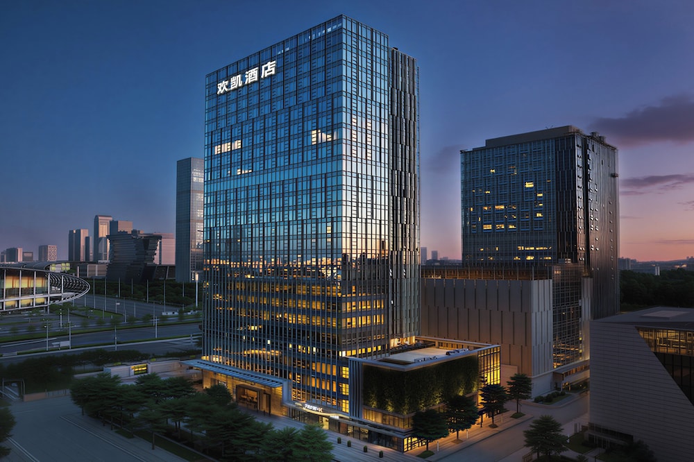 From K Hotel Guangzhou Pazhou Convention and Exhibition Center Modisha Metro Station — 4-Star Luxury Hotel in Guangzhou, People's Republic of China