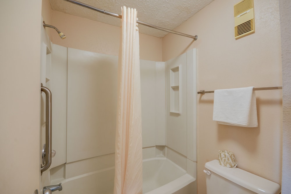 Budget Inn Norfolk VA Oceanview - photo 16