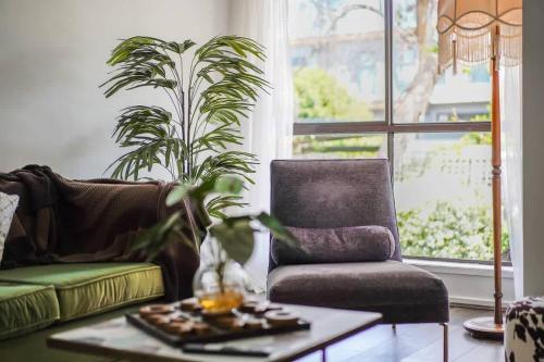 Low Maintenance Living in Perfect BoxHill Location — hotel in Box Hill
