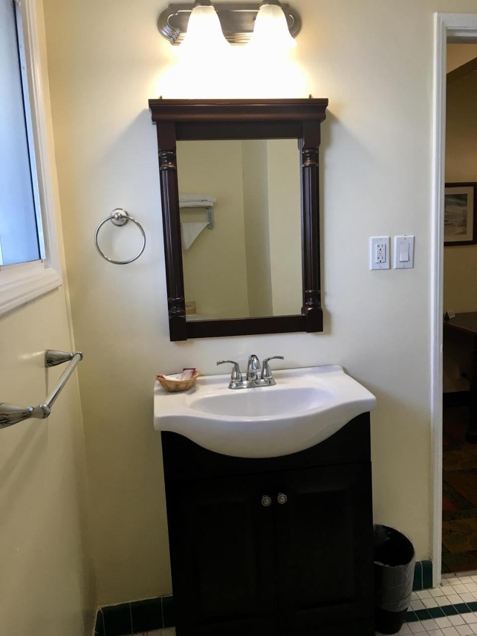 Los Feliz Hotel - photo 6
