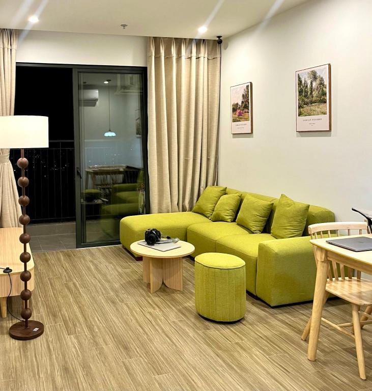 2Br Vinhomes Apt Balcony City view Cozy — 4-Star Luxury Hotel in Hanoi, Vietnam