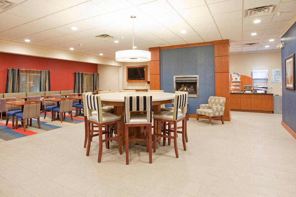 Holiday Inn Express Hotel & Suites Beatrice by IHG - photo 143