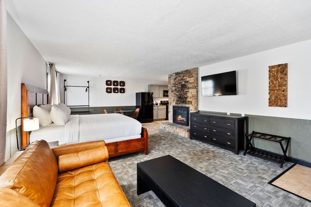 Tremont Lodge & Resort - photo 91