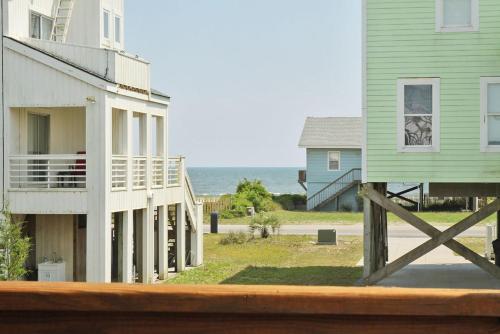 Heron Pointe by Oak Island Accommodations - photo 8