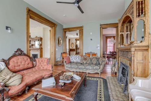 Historic Mansion With Lots Of Charm — Council Bluffs