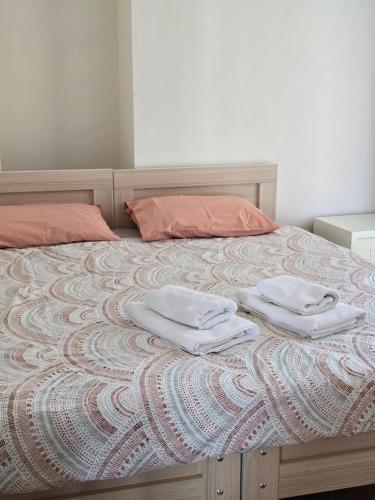 Orexus Tower 2 Bedroom Flat near Holiday Inn Hotel in City Center
