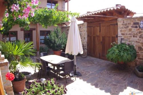 Hotel Rural La Veleta - carbon neutral hotel in Astorga