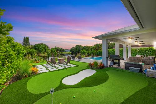 Mini Golf Course Heated Saltwater Pool Lakeview — Jensen Beach