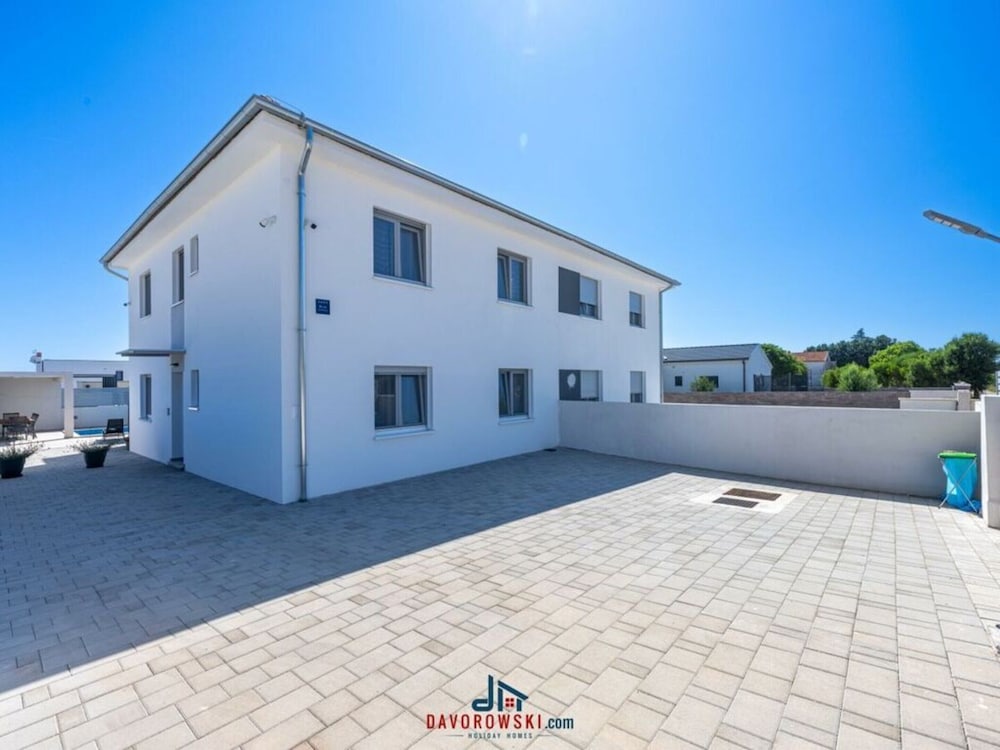 Villa Ema and Ana — 4-Star Luxury Hotel in Pula, Croatia