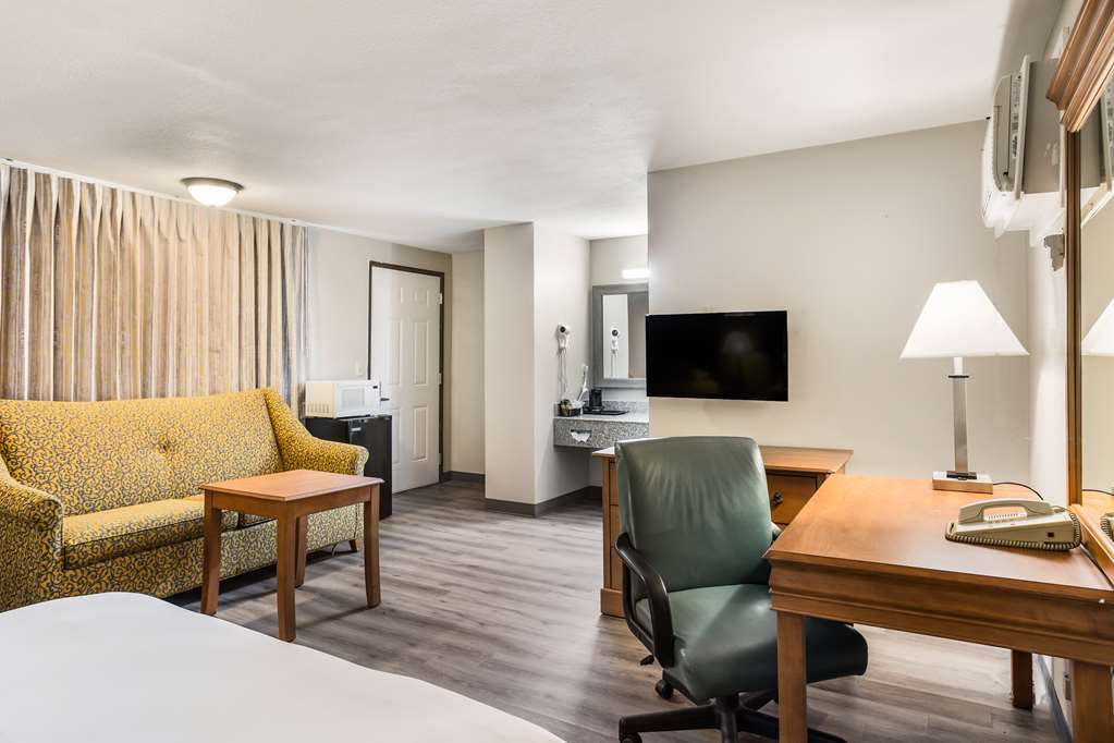 Americas Best Value Inn Lebanon MO - photo 18