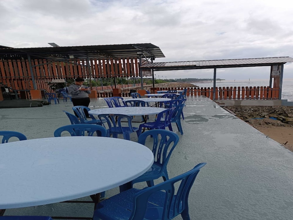 Sekin Hotel & Resort by OYO Rooms in Sabak Bernam, Malaysia