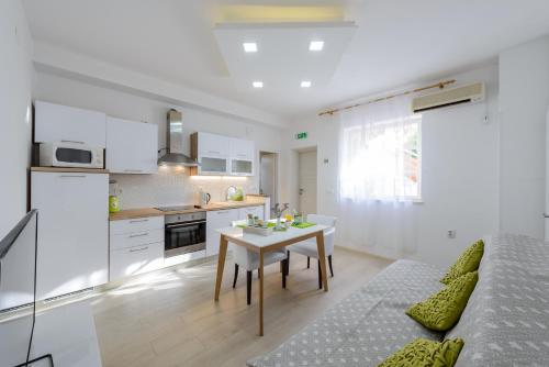 SB Apartment No 3