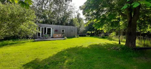ToBornottoB - carbon neutral hotel in Unknown City