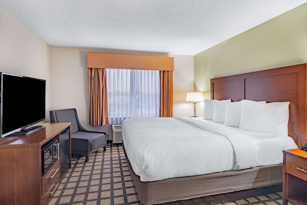 Baymont by Wyndham Gurnee - photo 18