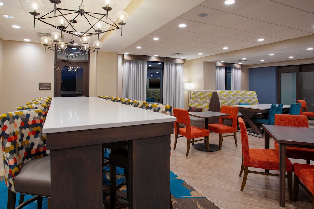 Hampton Inn Union City - photo 2