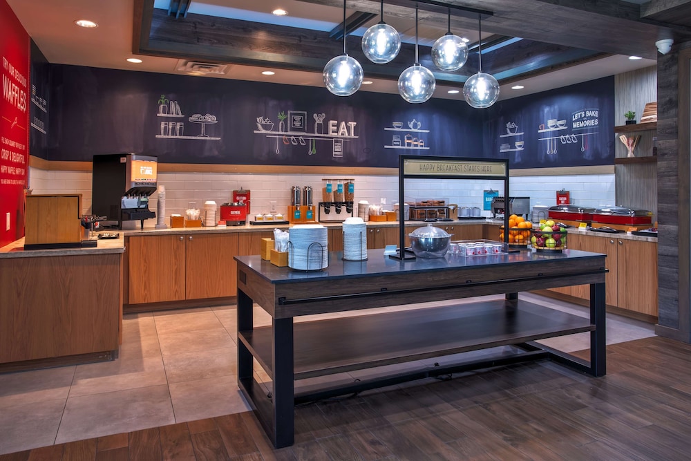 Hampton Inn & Suites Newark Airport Elizabeth - photo 42