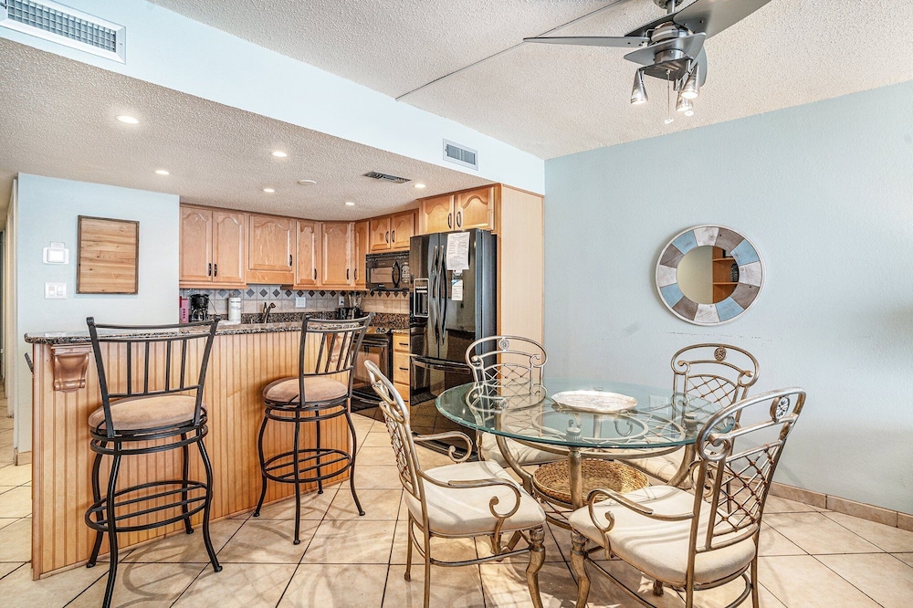0611 Waters Edge Resort 2 Bedroom Condo by RedAwning - photo 23