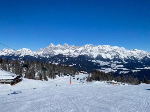 Chalet Reiteralm Ski In Ski Out — 4-Star Luxury Hotel in Schladming, Austria