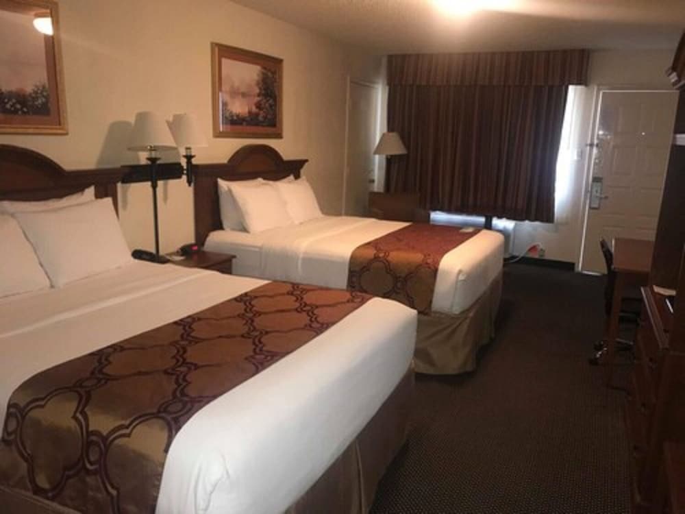 Days Inn by Wyndham Abilene - photo 12
