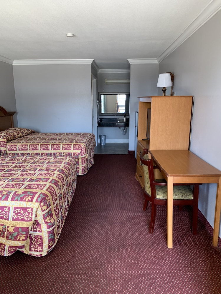 Bayfront Inn Biloxi - photo 18
