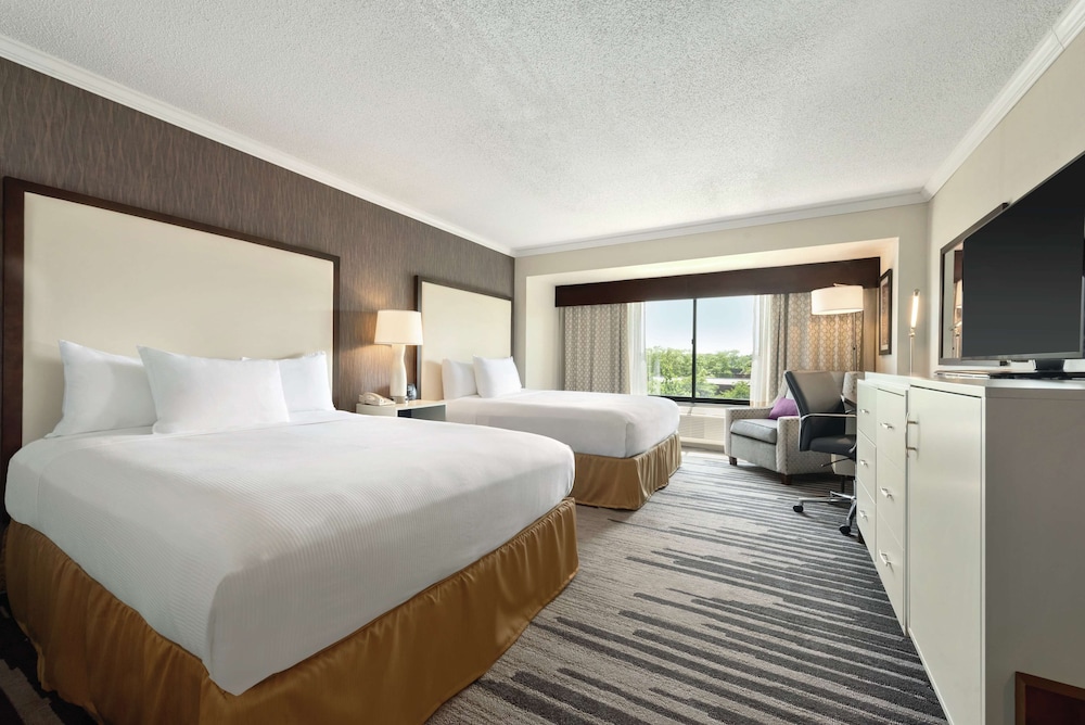 DoubleTree by Hilton Milwaukee Brookfield — Brookfield — photo 5
