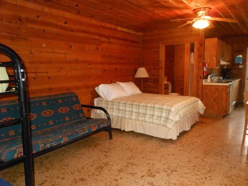 Bay Landing Camping Resort Deluxe Cabin 29 - photo 2
