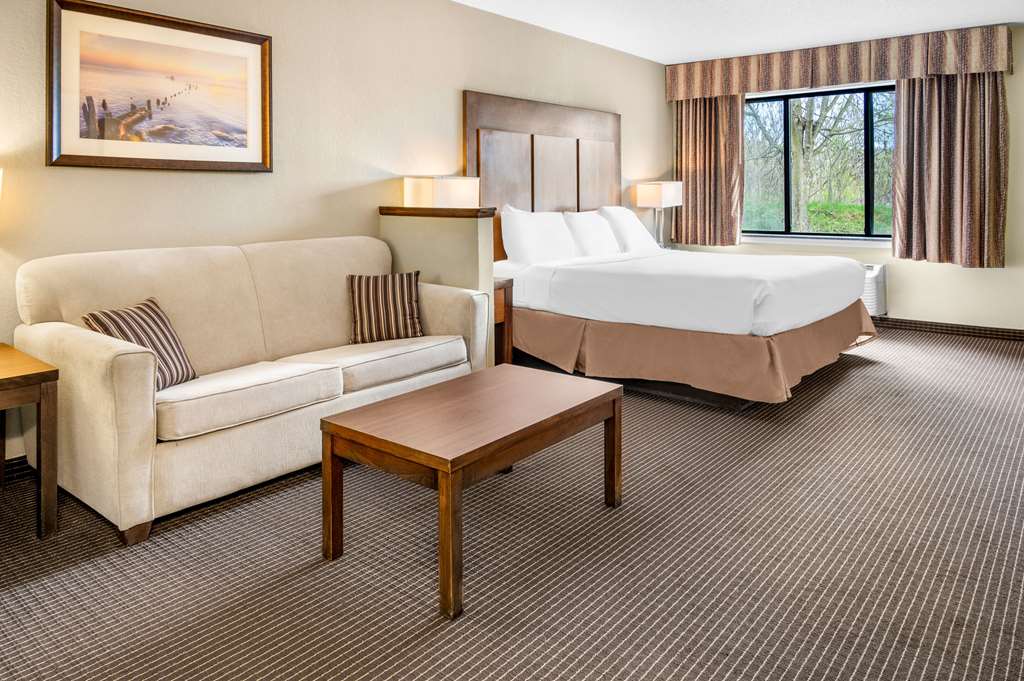 White Pine Inn & Suites - photo 18