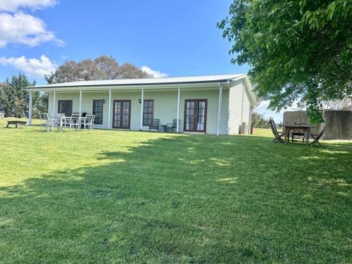 Red Hill Farmstay Bathurst 3BR Spacious inside and out