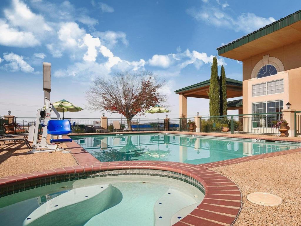 Marble Falls Inn - photo 14