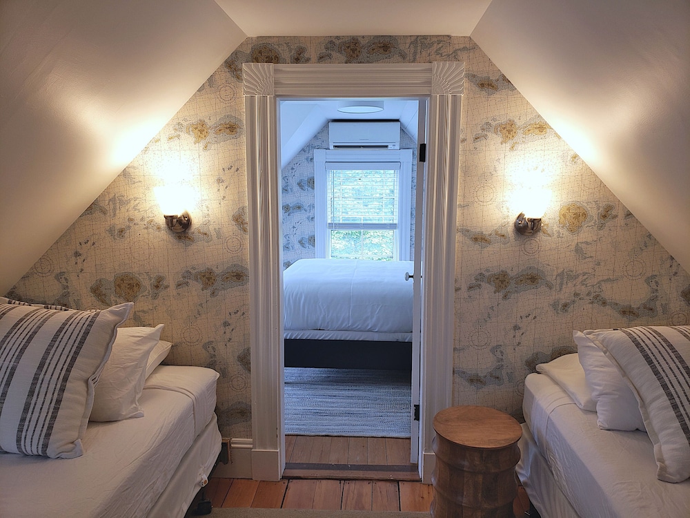 Sand Bar Cottage Inn - photo 10