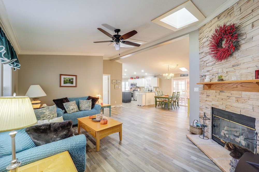 Hike & Bike in Beech Mtn Resort: Pet friendly Home - photo 4