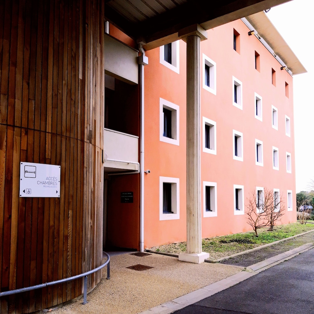 Hôtel & Résidence Futuroscope in Poitiers, France