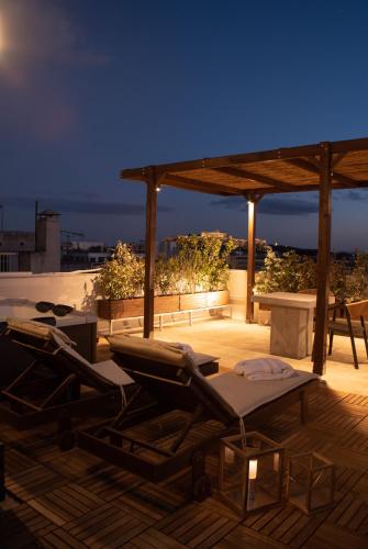 Private Rooftop Acropolis view Jacuzzi Metro — 4-Star Luxury Hotel in Athens, Greece