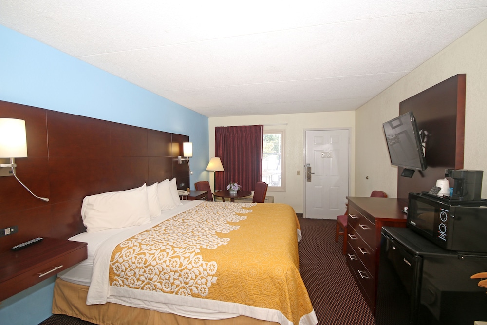 Hamilton Inn Jonesville NC - photo 9